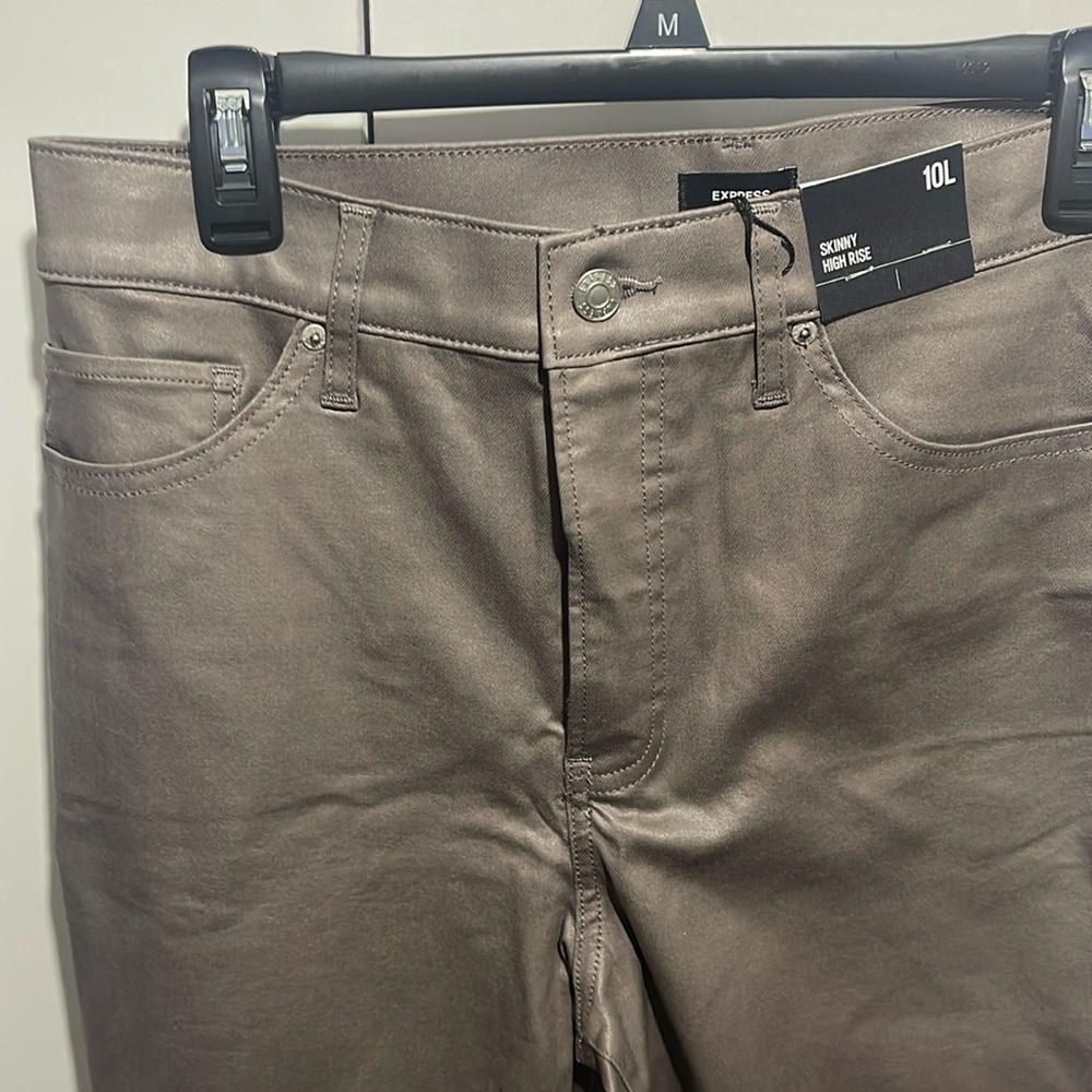 High Waisted Iron Coated
Skinny Jeans
Color: Iron
Size: 10